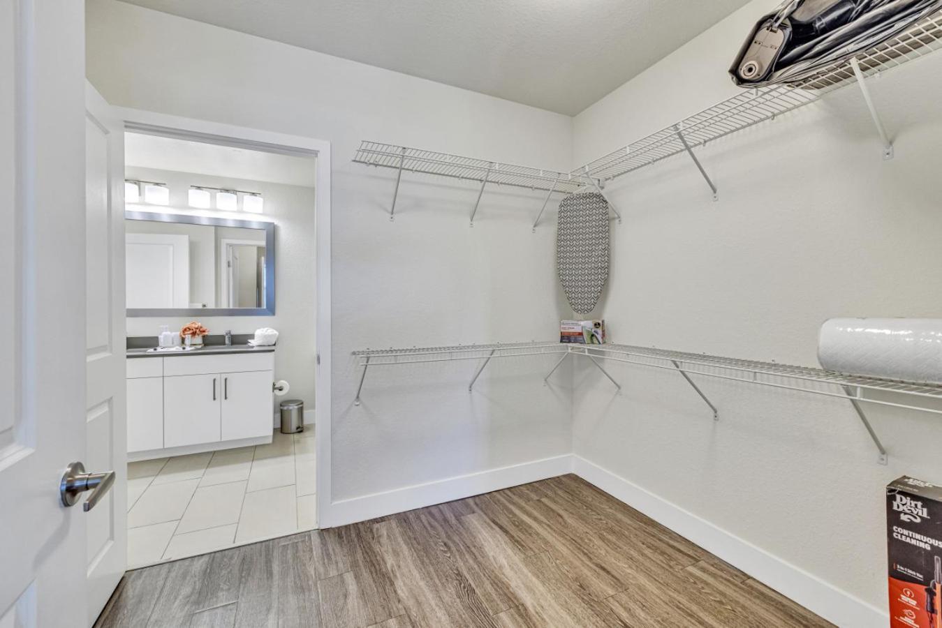Appartamento Sunny 1br Unit With Free Parking Prime Location *