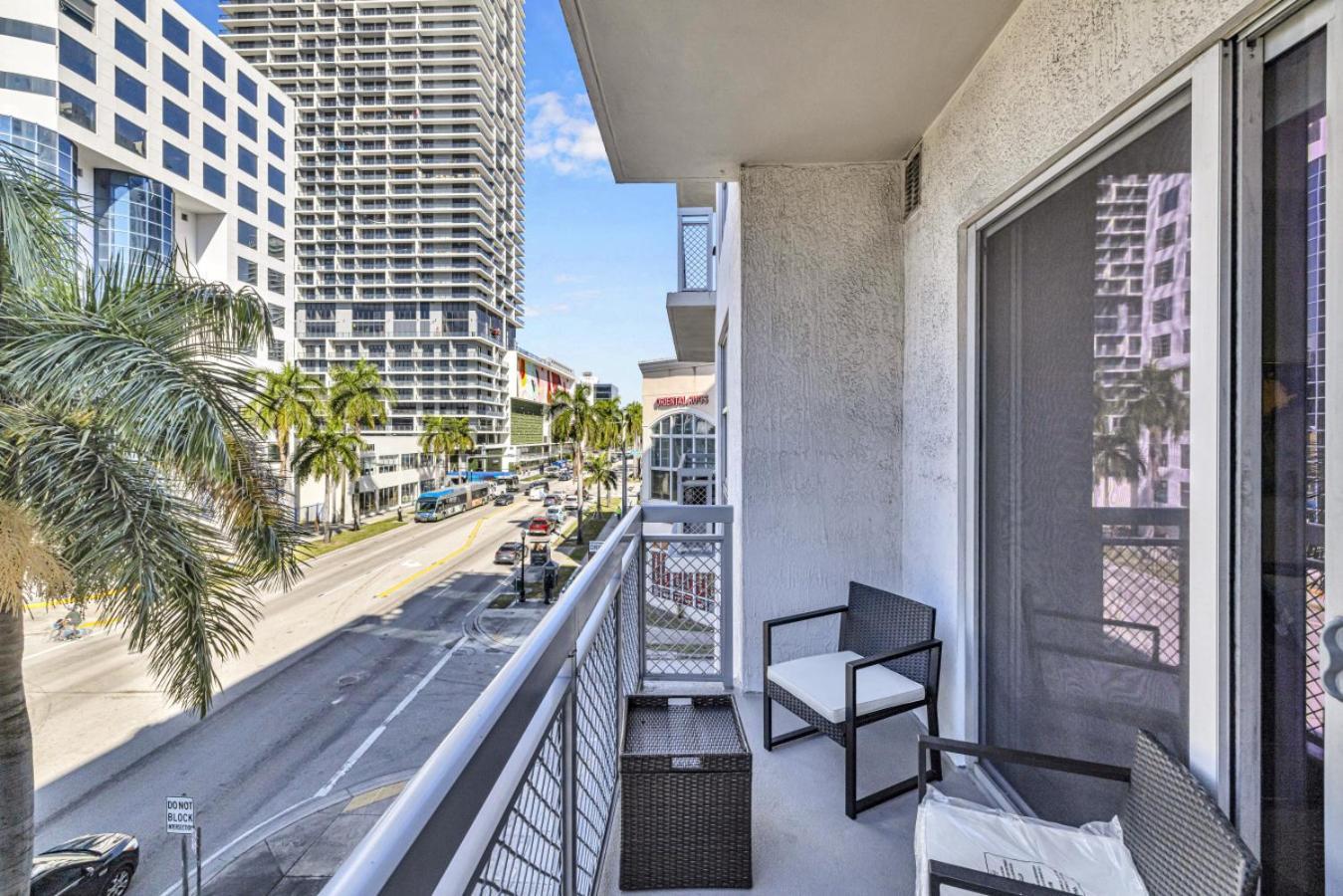 Sunny 1br Unit With Free Parking Prime Location Appartamento *